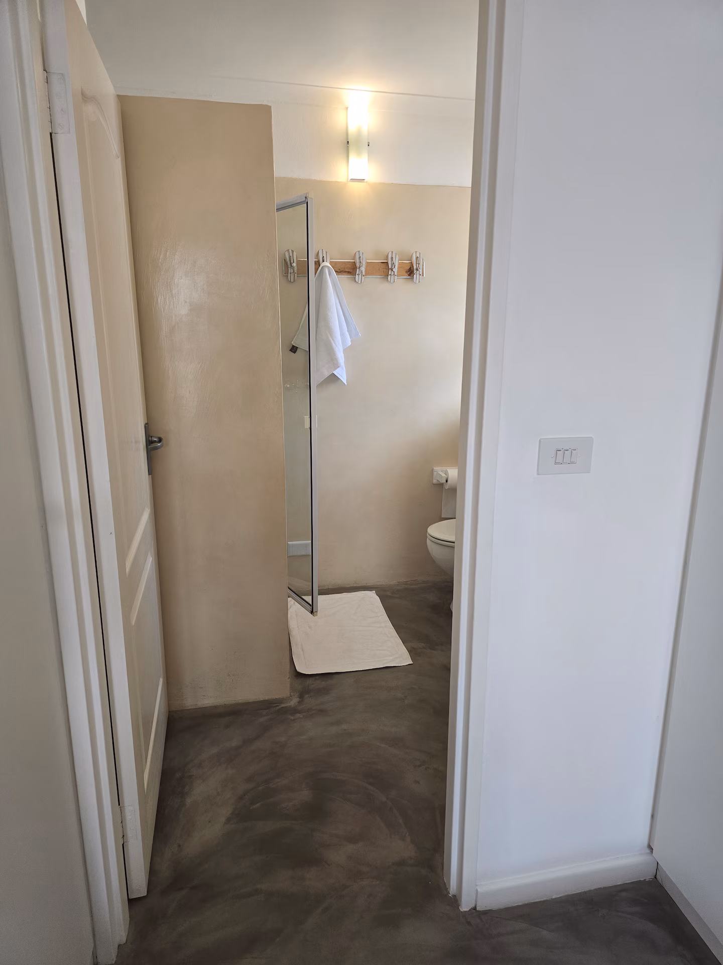 Mac House Bathrooms (2)