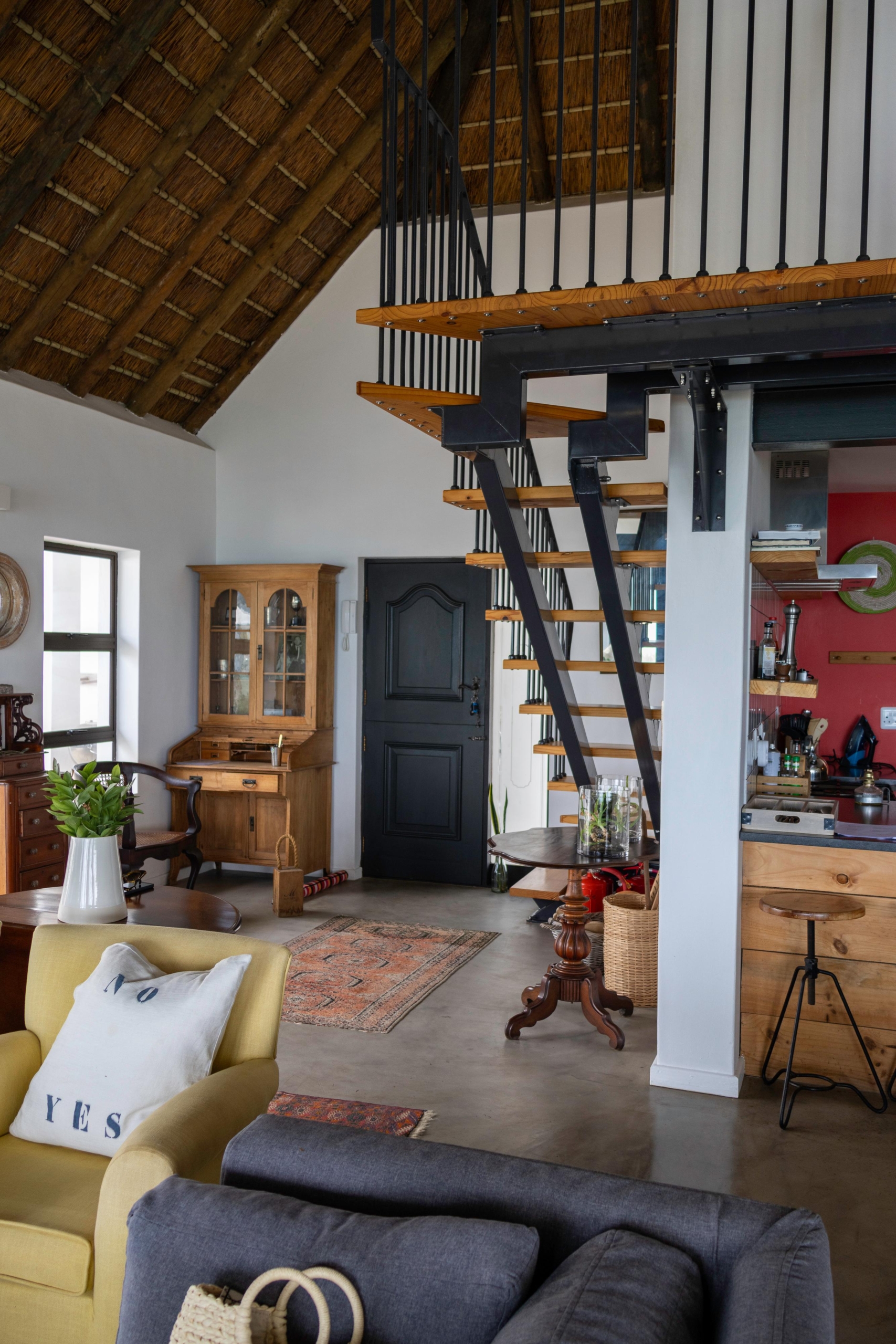 Mac House Living room (10)