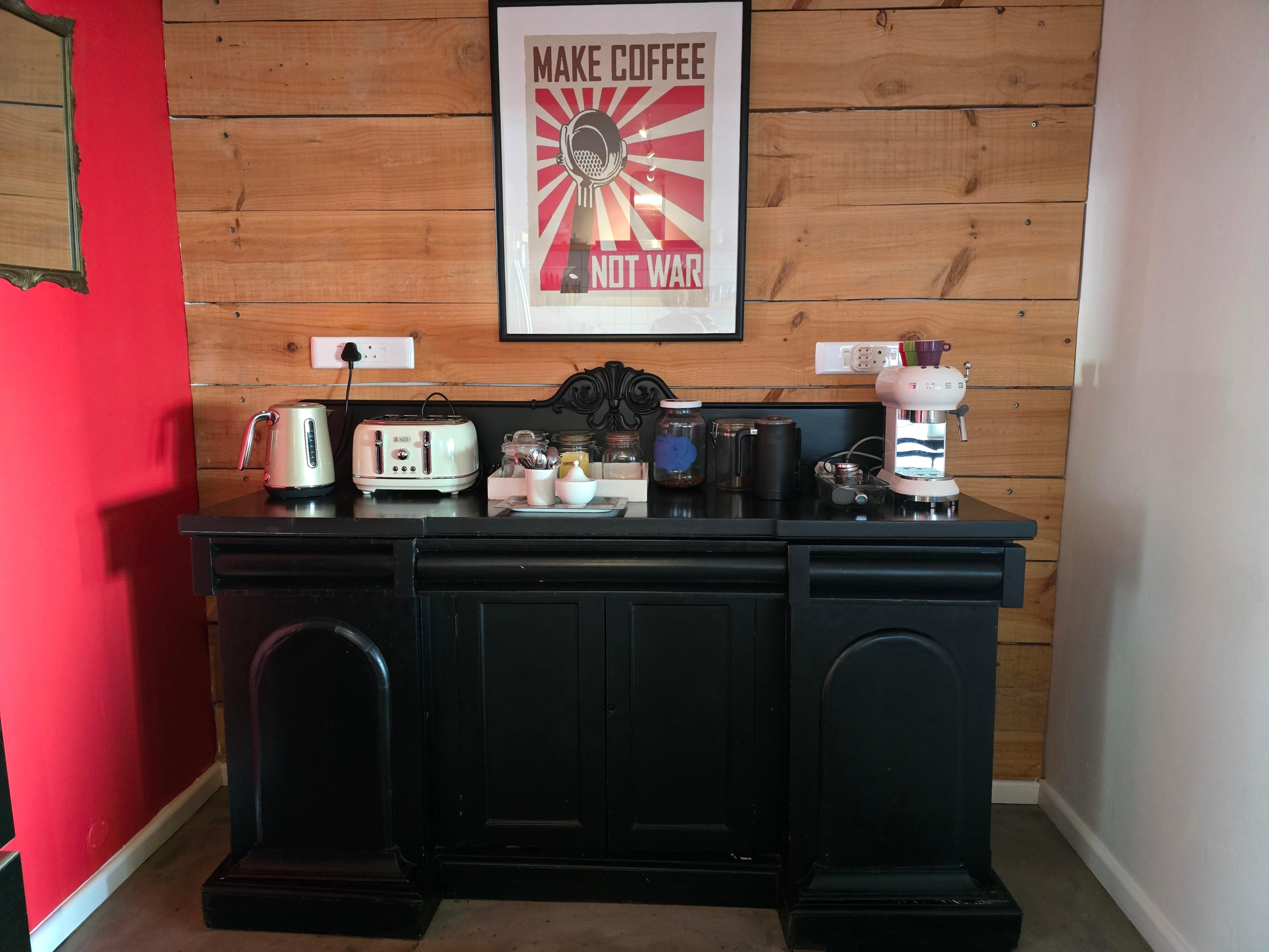 Mac House Living room (15)