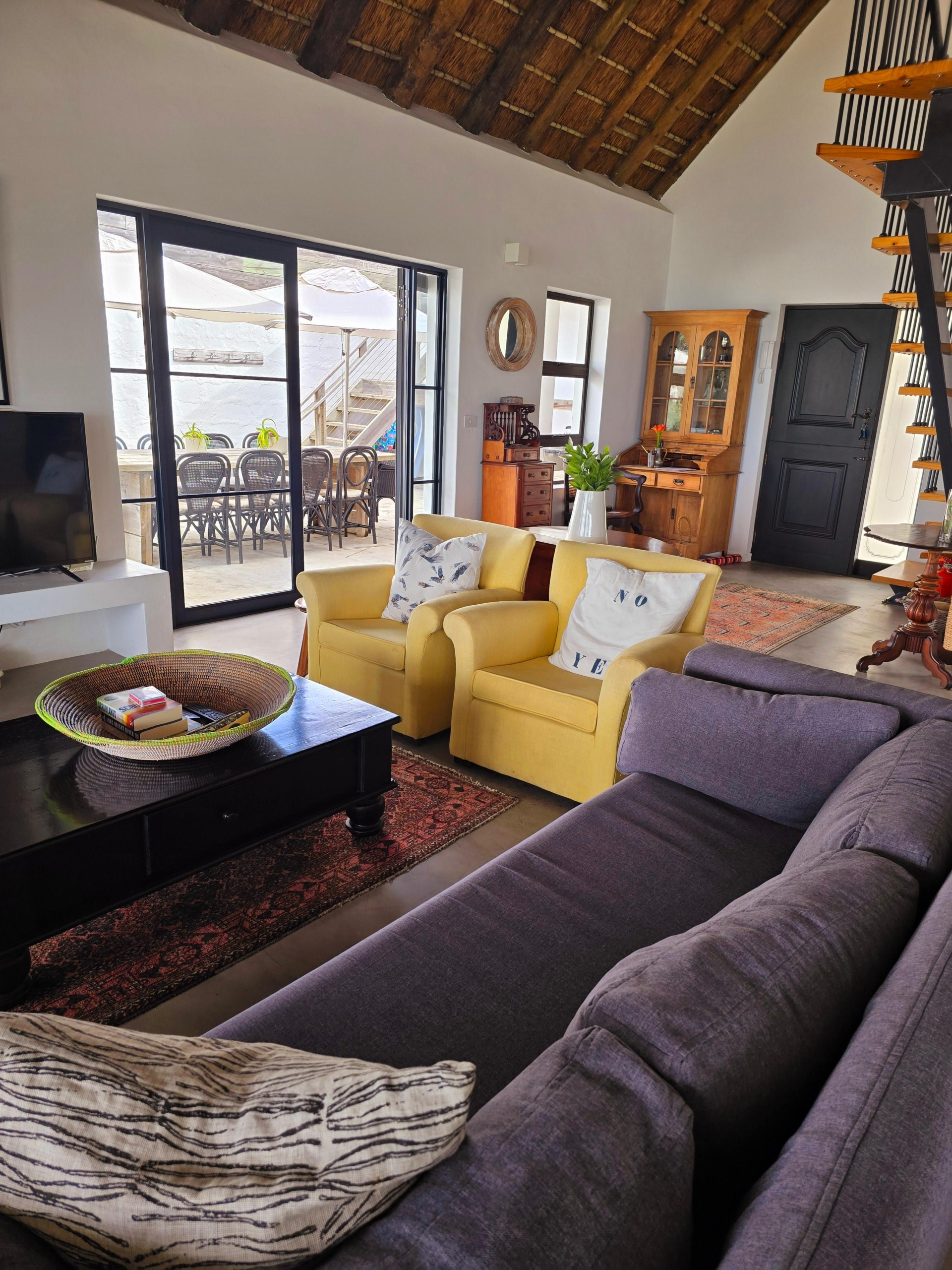 Mac House Living room (2)